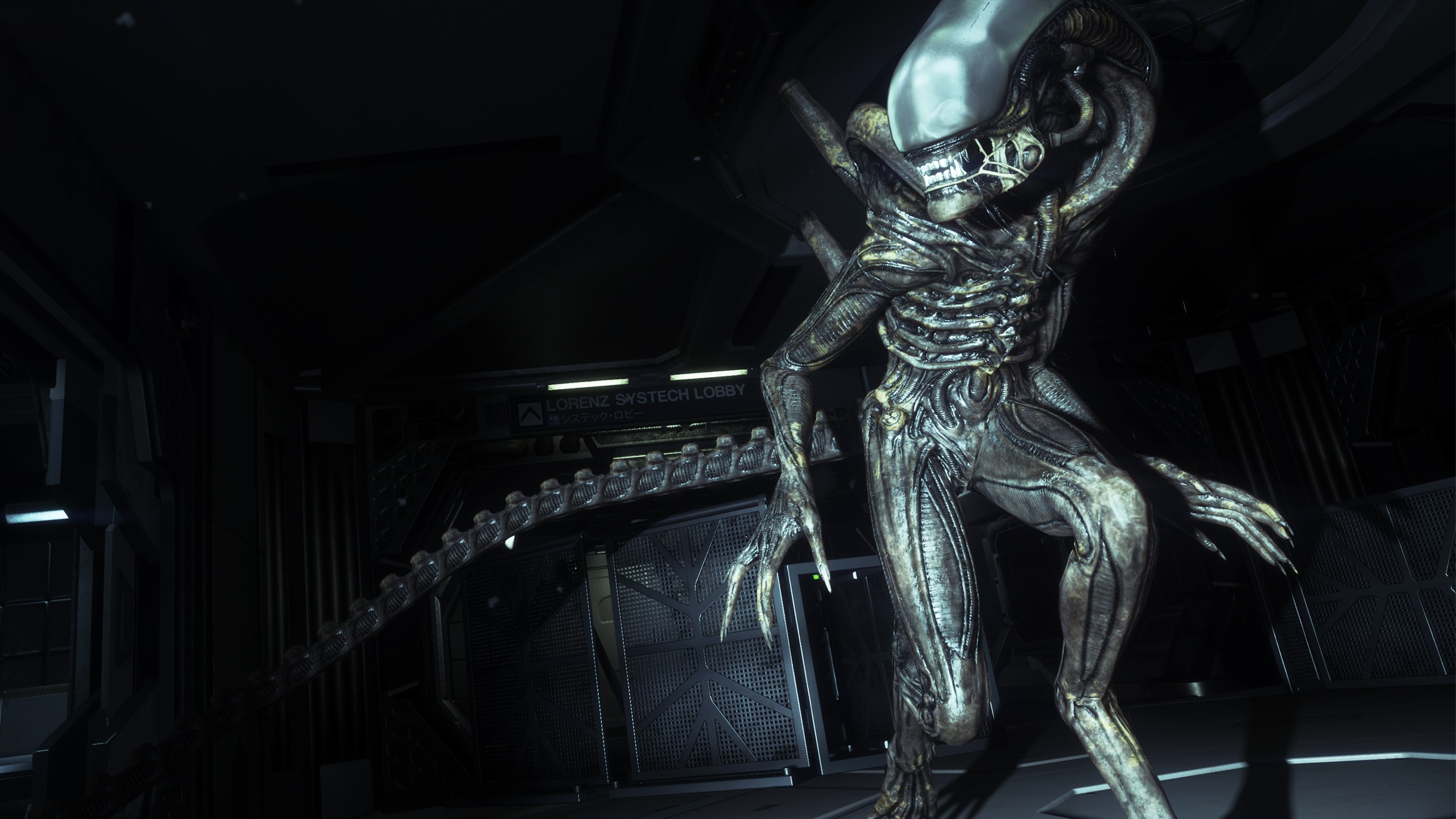 Fra starten av forstår hun at xenomorfen er nådeløs, og den eneste sjansen for å overleve ikke er å kjempe, men å gjemme seg.