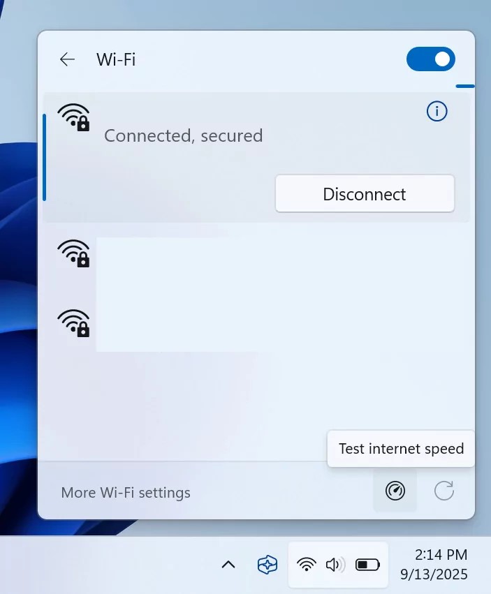 Faktisk er knappen bare en snarvei som, når den klikkes, starter Bing med sitt verktøy for måling av internetthastighet.