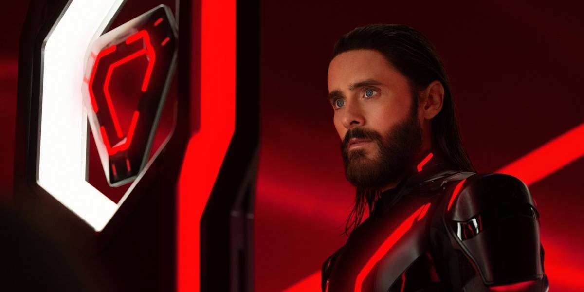 Tron -serien er rar. Den har en stilig verden, men den klarer aldri helt å gjøre noe sammenhengende med den