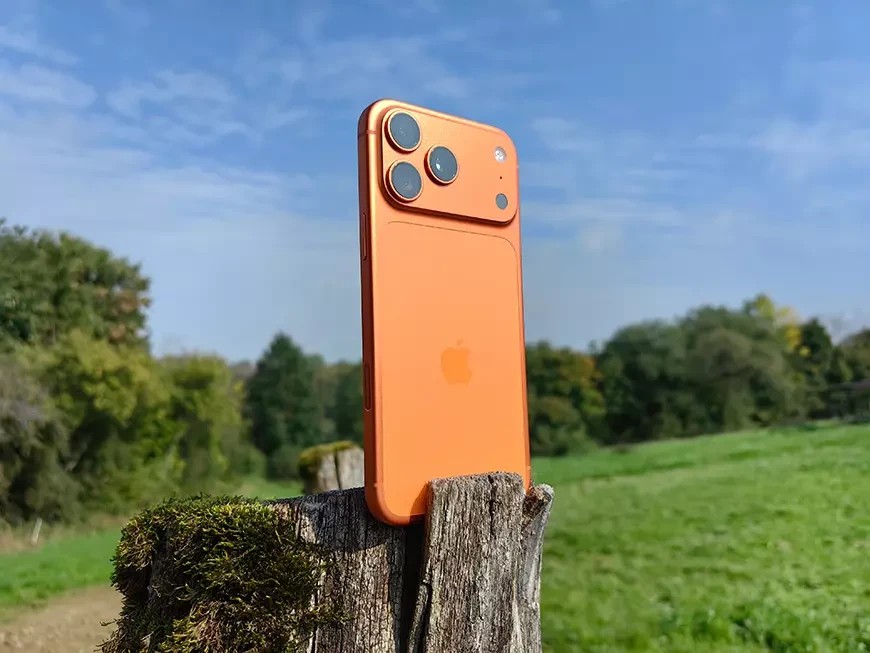 Skjermen var perfekt lesbar selv i sterkt sollys, og kameraets muligheter har også blitt betydelig utvidet. Mens avanserte kameratelefoner fra asiatiske merker nylig har satt trendene innen mobilfotografering og videografi, ser Apple iPhone 17 Pro Max nå ut som et velbalansert og brukervennlig alternativ.