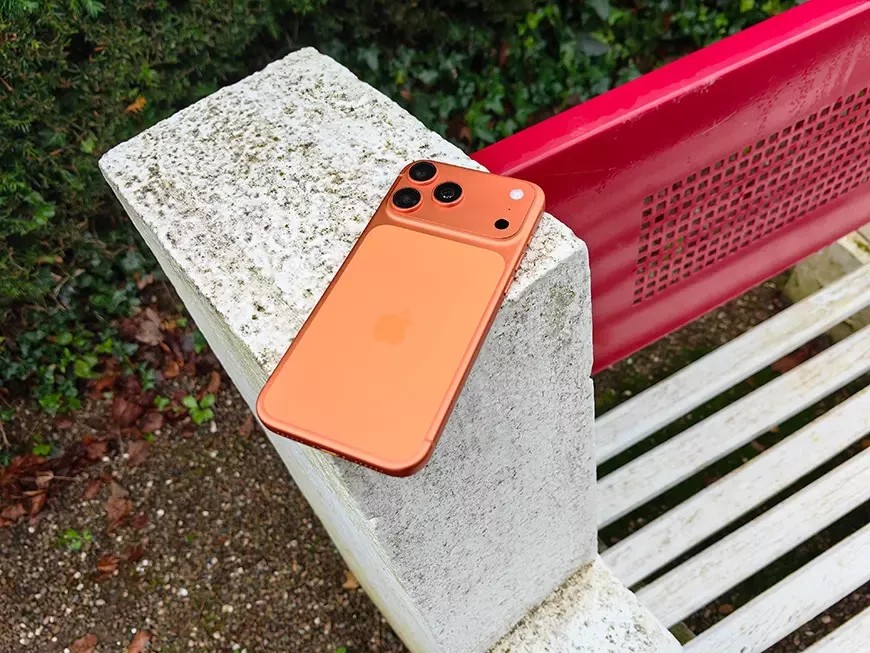 Med tanke på at Apple iPhone 17 Pro Max 256 GB ikke koster mye mer enn, eller til og med mindre enn, noen toppmoderne Android- smarttelefoner , bør den ikke betraktes som et statussymbol, men rett og slett den beste smarttelefonen i Apple- økosystemet i dag.