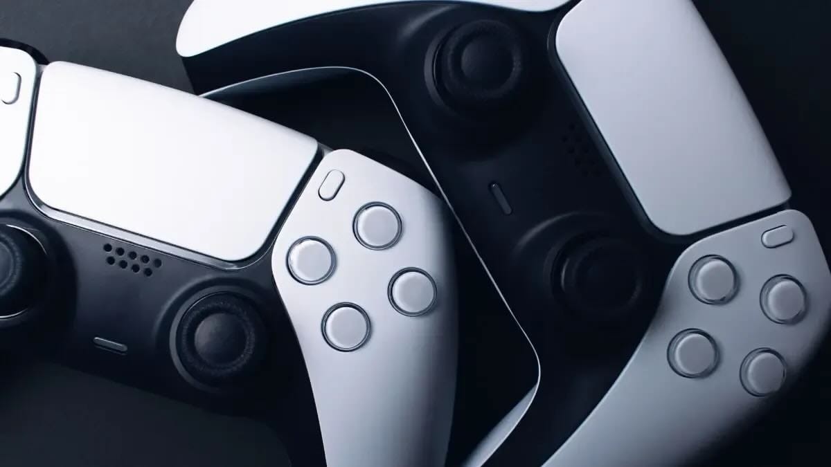 Ifølge lekkasjer vil PS6 bruke en AMD Orion hybridprosessor, som vil levere 5–10 ganger raskere raytracing-ytelse enn PS5 Pro.
