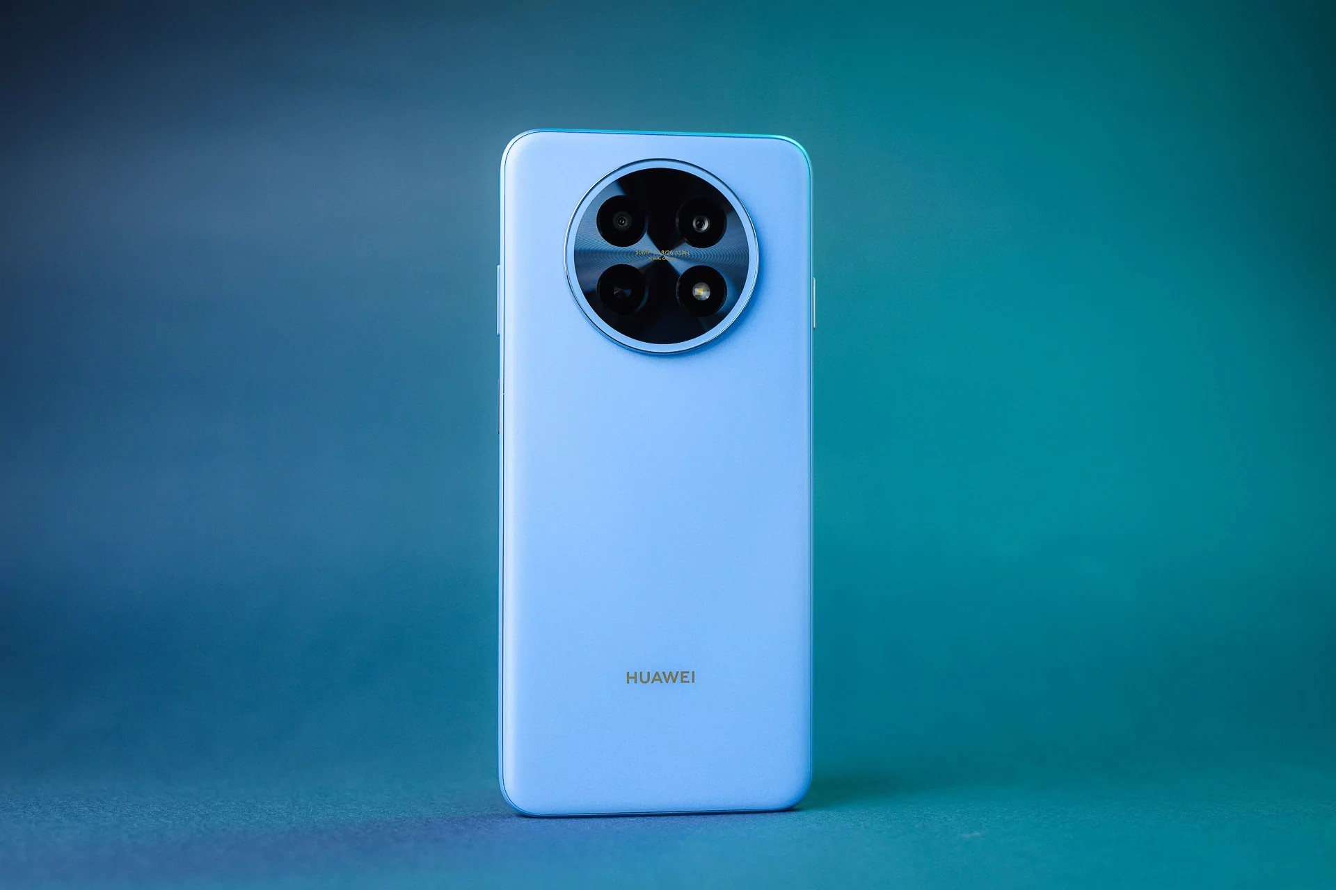 HUAWEI nova 14i imponerer med et enormt 7000 mAh batteri, stor 6,95" skjerm, godt kamera og praktisk X-knapp.