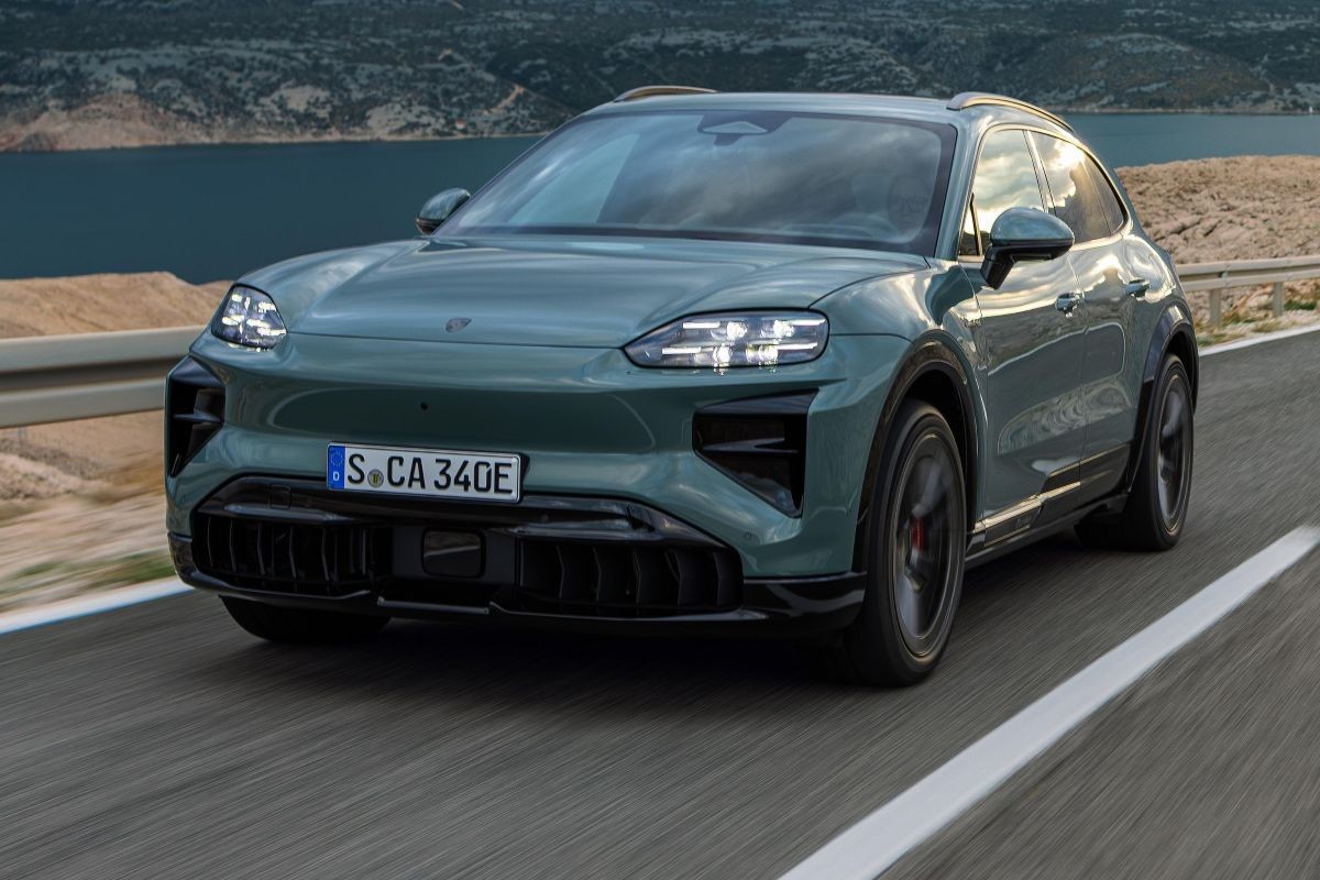 Porsche avduker nye Cayenne Electric – luksus-SUV med opptil 642 km rekkevidde