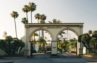 Paramount utfordrer Netflix med et bud på 108 milliarder dollar for Warner Bros.