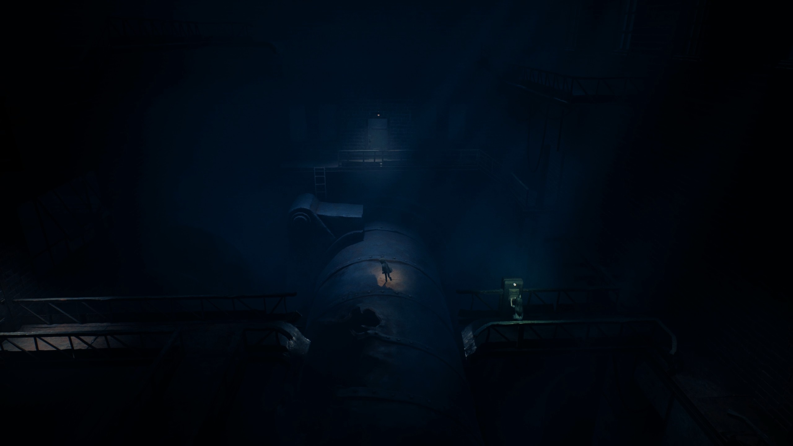 Det er mye mindre interaksjon med omgivelsene enn jeg skulle ønske – muligheten til å kaste en boks eller en murstein var bare nyttig én gang i hele spillet. Tenk tilbake på «Nightmare», hvor det å prøve å åpne en dør ble til et helt slit som involverte å dra en stol eller en vogn til den. Her trenger du imidlertid bare et brekkjern for å bryte gjennom ... igjen og igjen.